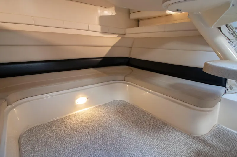 Slide: The Image of Interior of 2002 Wellcraft 3300 Martinique boat cabin. - 16
