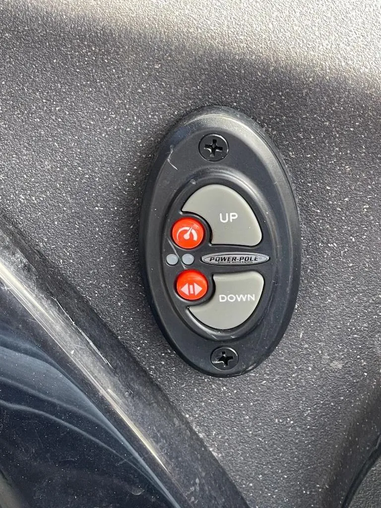 Slide: The Image of Tracker 175 TXW 2021 - 8