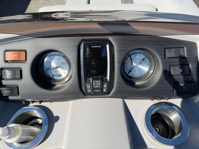Slide: The Image of Dashboard of the 2023 Bennington SX 22 boat. - 10