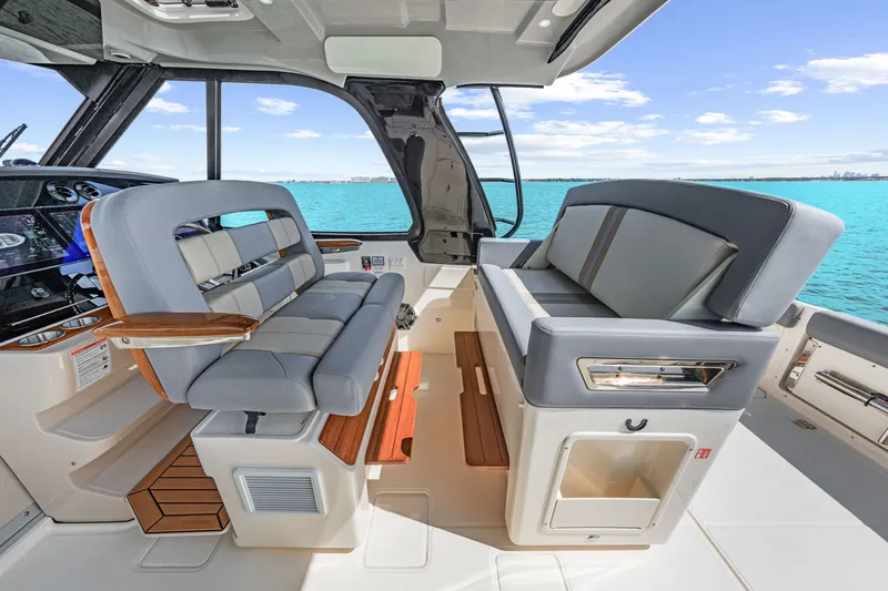 Slide: The Image of Boston Whaler 380 Realm 2026 - 56