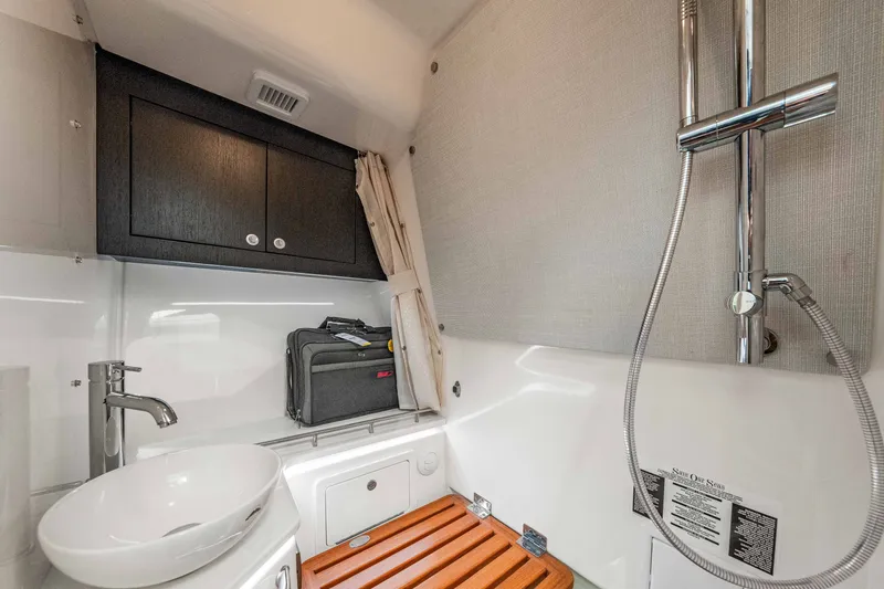 Slide: The Image of Boston Whaler 380 Realm 2026 - 68