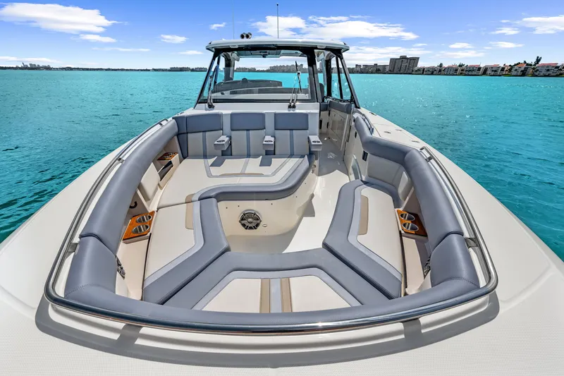 Slide: The Image of Boston Whaler 380 Realm 2026 - 60