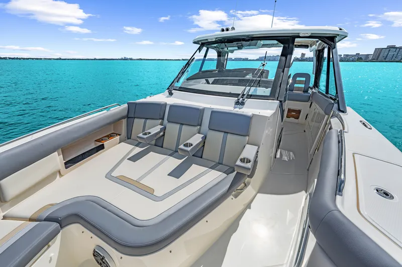 Slide: The Image of Boston Whaler 380 Realm 2026 - 61