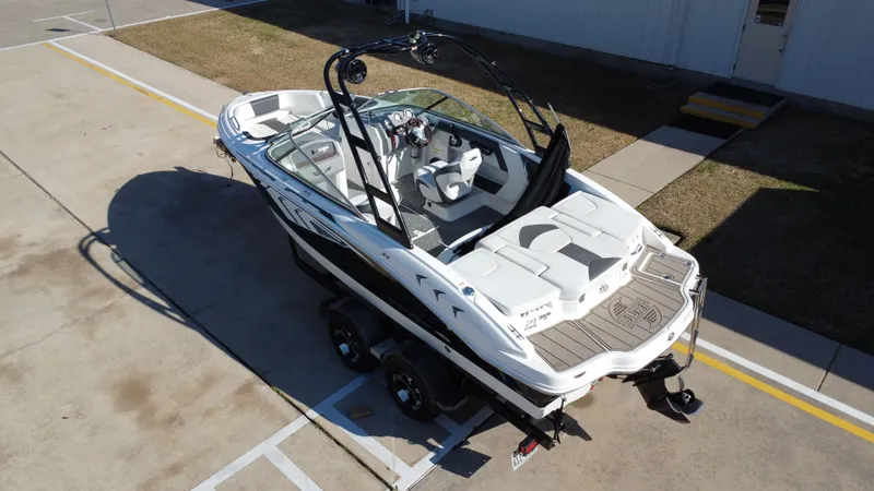 Slide: The Image of Chaparral 21 H2O Sport 2014 - 13