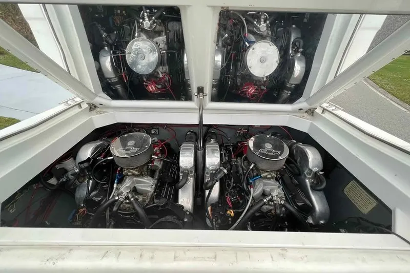 Slide: The Image of 1989 Formula 292 SR-1 speedboat on trailer, top view, vibrant stripe design. - 4