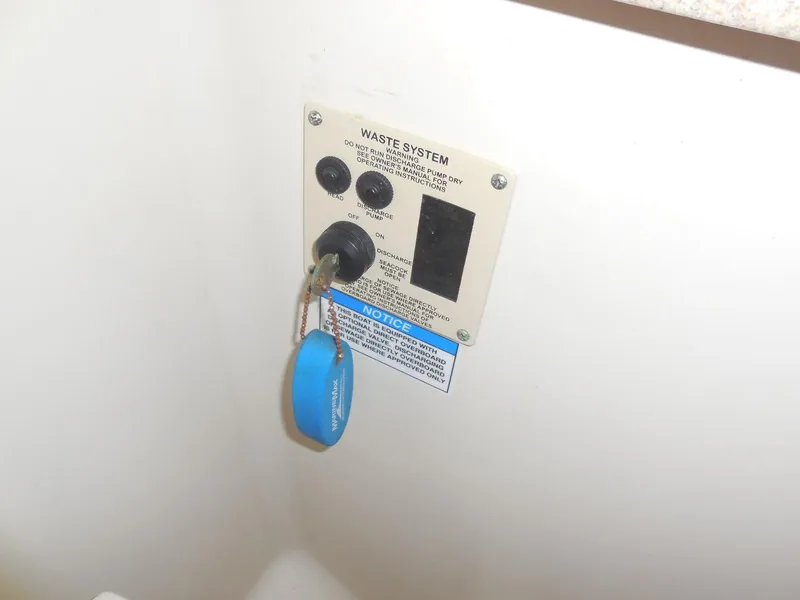 Slide: The Image of Sea Ray 290 Sundancer 2007 - 102