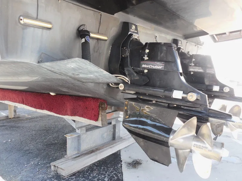 Slide: The Image of 2007 Sea Ray 290 Sundancer boat with MerCruiser outdrives on a trailer. - 15