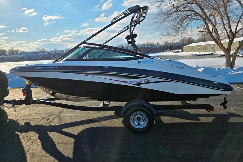 Slide: The Image of 2014 Yamaha Boats AR192 on trailer, parked in snowy landscape. - 9