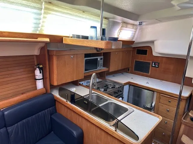 Slide: The Image of Catalina 350 MkII 2008 - 23