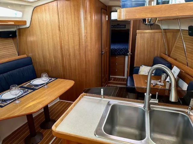 Slide: The Image of Catalina 350 MkII 2008 - 28