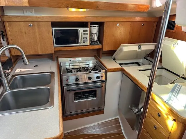Slide: The Image of Catalina 350 MkII 2008 - 31