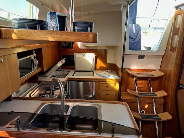 Slide: The Image of Catalina 350 MkII 2008 - 32