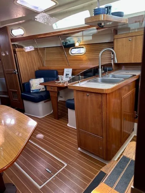 Slide: The Image of Catalina 350 MkII 2008 - 33