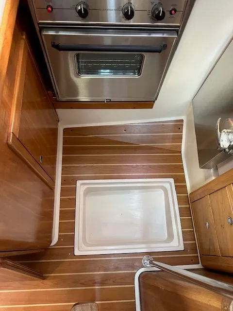 Slide: The Image of Catalina 350 MkII 2008 - 55