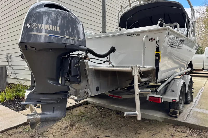 Slide: The Image of 2016 North River 21' Seahawk boat with Yamaha outboard motor on trailer. - 14