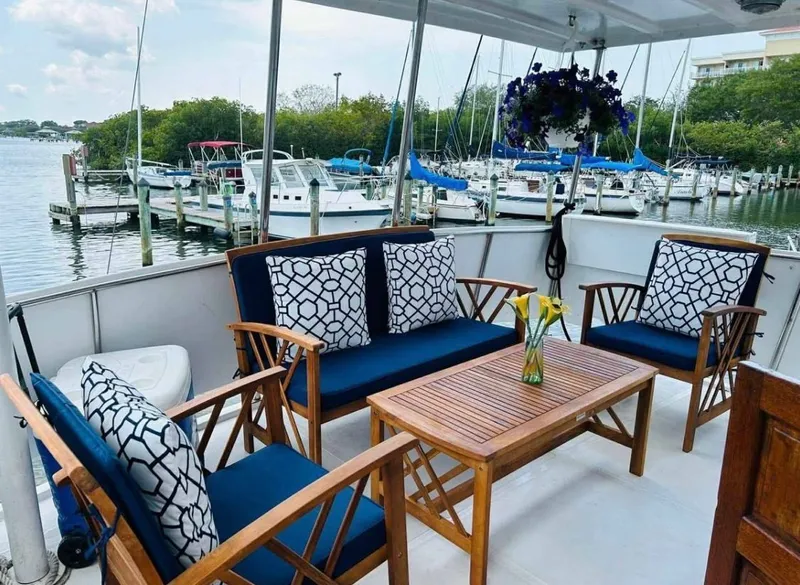 Slide: The Image of Marine Trader Sundeck Fb 1987 - 3