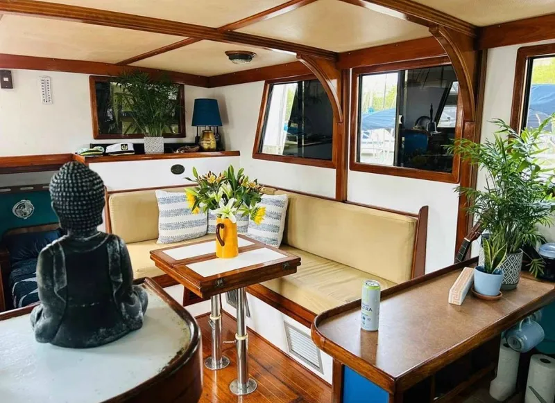 Slide: The Image of Marine Trader Sundeck Fb 1987 - 9