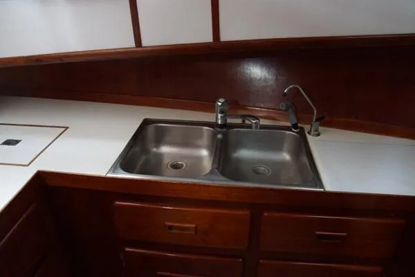 Slide: The Image of Marine Trader 44 Double Cabin 1980 - 11