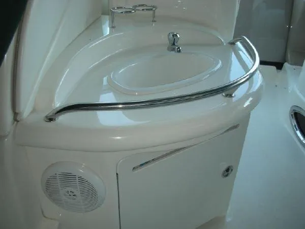 Slide: The Image of Sea Ray 340 Sundancer 2004 - 7