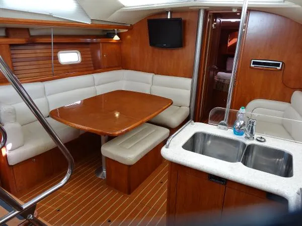 Slide: The Image of Hunter 45 Center Cockpit 2010 - 1