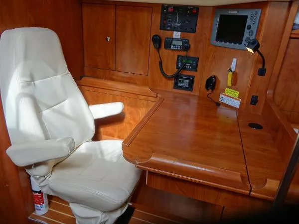 Slide: The Image of Hunter 45 Center Cockpit 2010 - 5