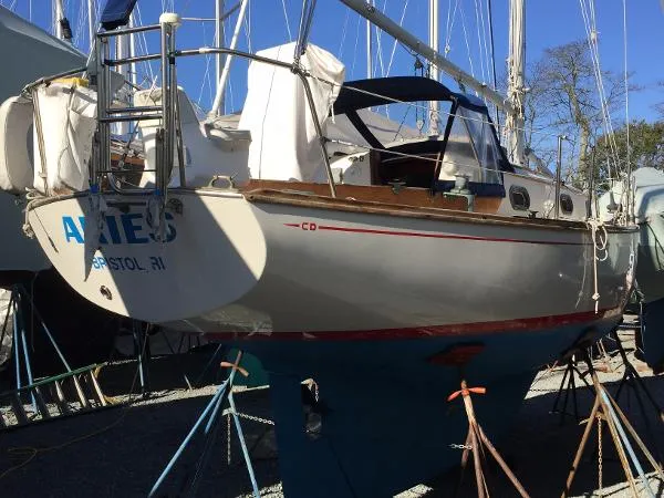 Slide: The Image of Cape Dory 30 1980 - 3