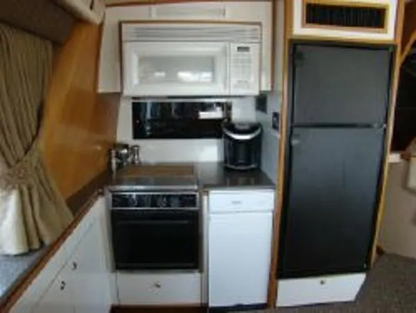 Slide: The Image of Bayliner 4788 Pilot House Motoryacht 1999 - 7