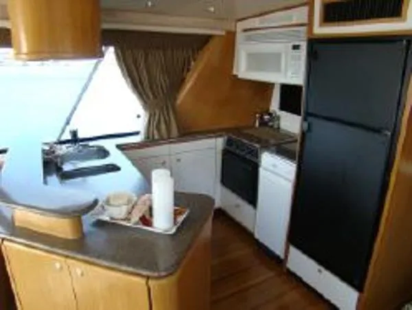 Slide: The Image of Bayliner 4788 Pilot House Motoryacht 1999 - 8