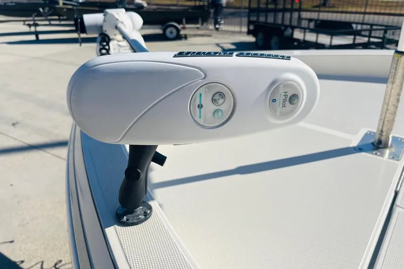 Slide: The Image of 2021 Ranger 2510 Bay boat with i-Pilot trolling motor control panel. - 7