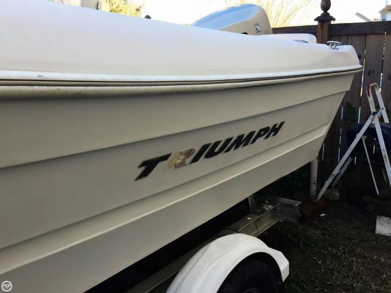 Slide: The Image of Triumph 215 Center console 2007 - 9