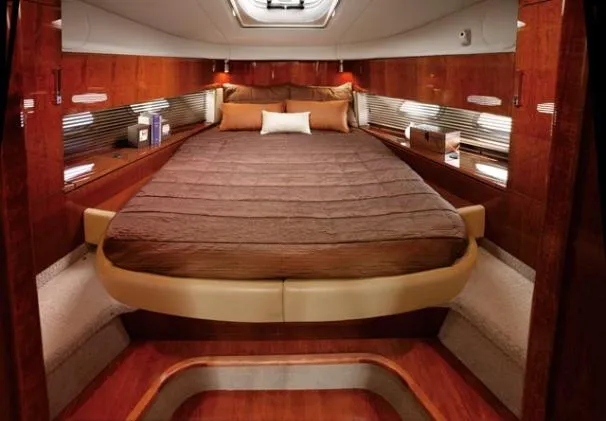 Slide: The Image of Sea Ray 43 Sundancer 2009 - 8