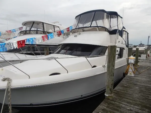 Slide: The Image of Silverton 392 Motor Yacht 2000 - 0