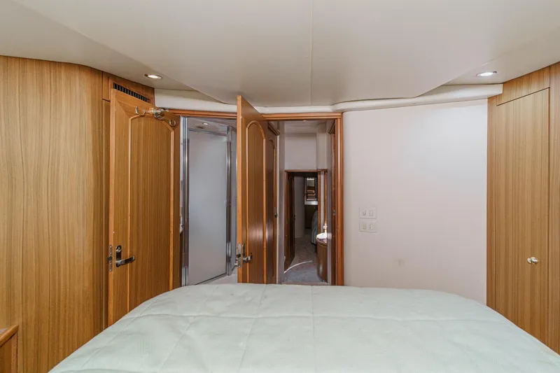 Slide: The Image of Interior of 2000 Bayliner 5788 Pilot House Motoryacht with wooden doors and cozy cabin. - 51