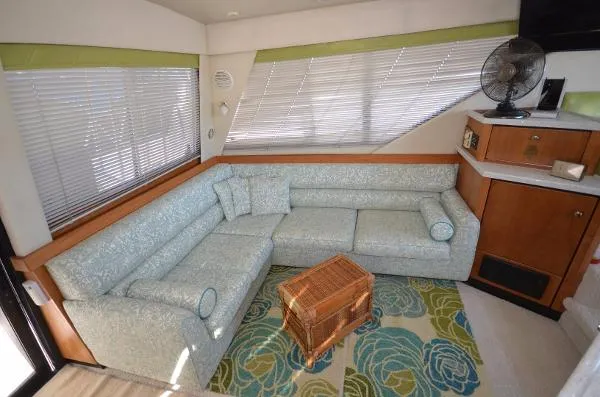 Slide: The Image of Bayliner 3988 Command Bridge Motoryacht 1998 - 1