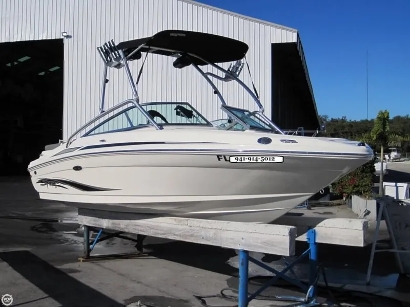 Slide: The Image of Sea Ray 205 Sport 2011 - 11