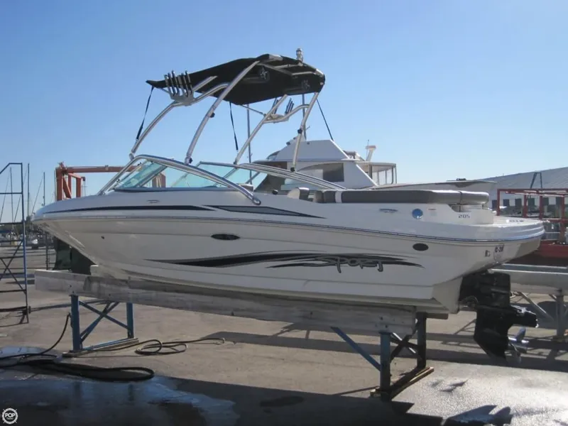 Slide: The Image of Sea Ray 205 Sport 2011 - 4