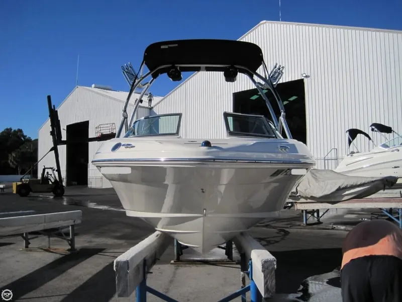Slide: The Image of Sea Ray 205 Sport 2011 - 6