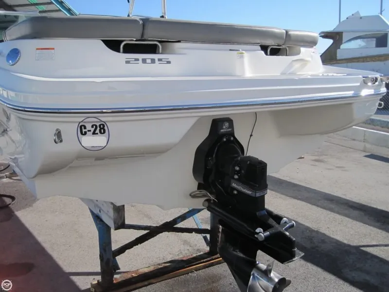 Slide: The Image of Sea Ray 205 Sport 2011 - 9