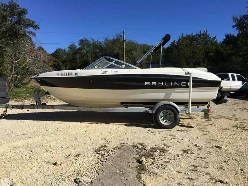 Slide: The Image of Bayliner 185 Bowrider 2011 - 1
