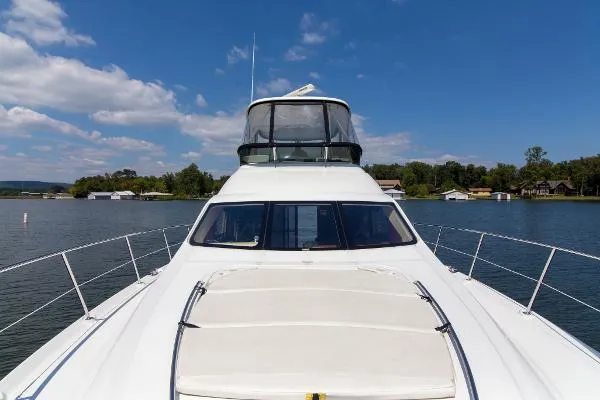Slide: The Image of Sea Ray 500 Sedan Bridge 2005 - 2