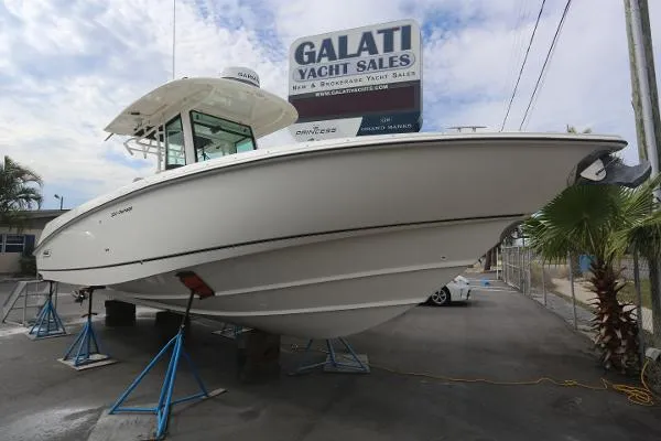 Slide: The Image of Boston Whaler 320 Outrage 2014 - 0