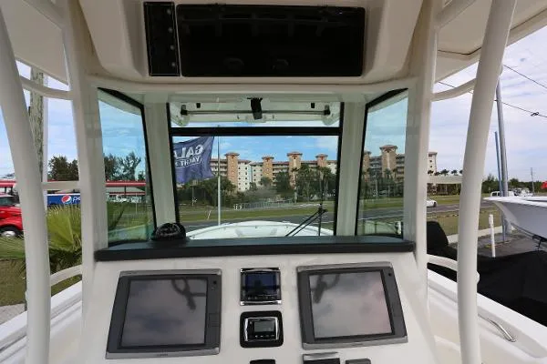 Slide: The Image of Boston Whaler 320 Outrage 2014 - 5