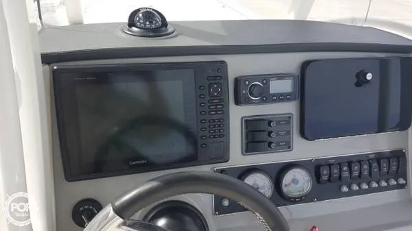 Slide: The Image of Boston Whaler 240 Dauntless 2014 - 10