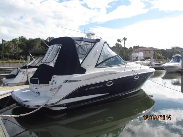 Slide: The Image of Monterey 320 Sport Yacht 2009 - 0