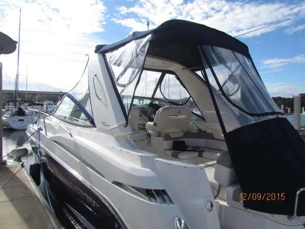 Slide: The Image of Monterey 320 Sport Yacht 2009 - 1