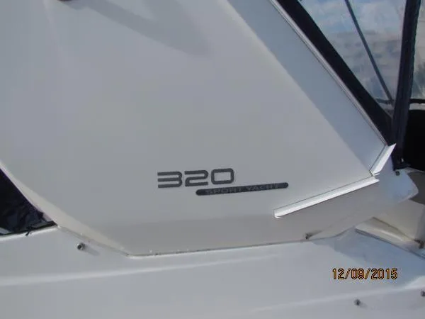 Slide: The Image of Monterey 320 Sport Yacht 2009 - 11