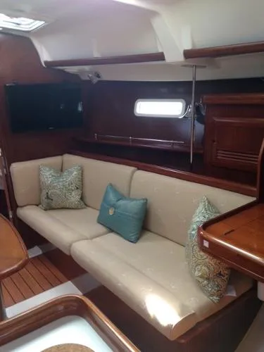 Slide: The Image of Beneteau 373 2006 - 5