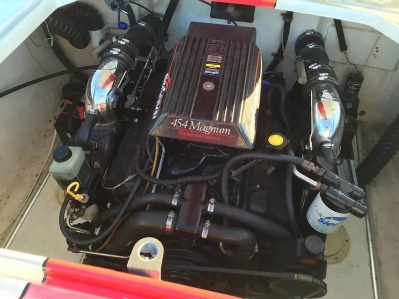 Slide: The Image of Donzi 22 Classic Speed Boat 1996 - 10