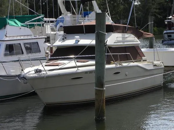 Slide: The Image of Sea Ray 300 Sedan Bridge 1986 - 8