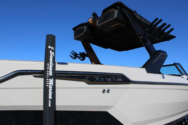 Slide: The Image of MasterCraft XStar 25 2026 - 12